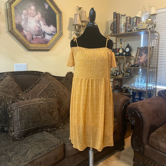Xhilaration Dresses & Skirts - XHILARATION Women Dress size M